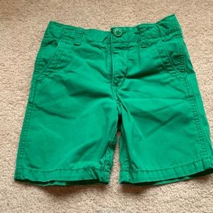 Baby Gap boys size 4 years Kelly green shorts